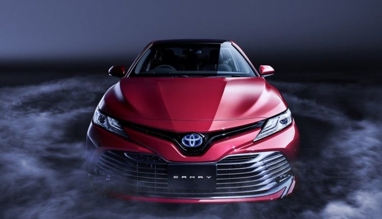 Toyota Camry от 2016